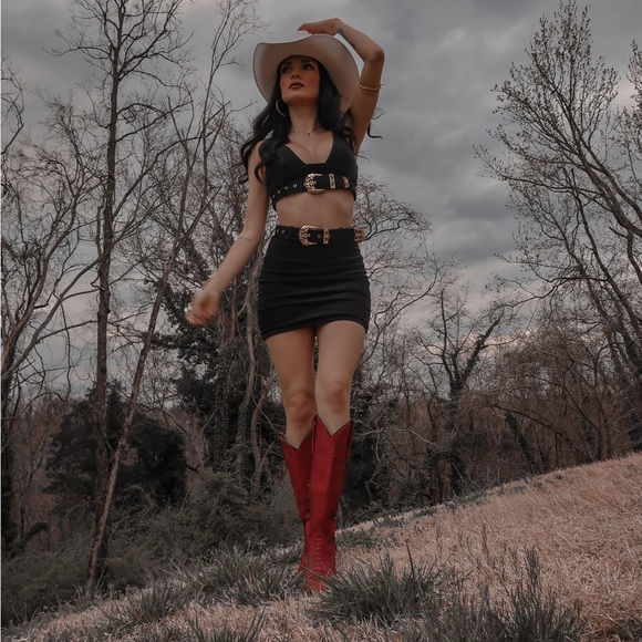 Posh Ambassador 🌻 - Picture 5 of 5